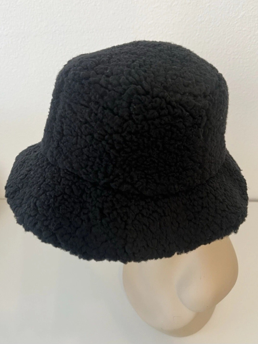 lululemon athletica Black Sherpa Bucket Hat
